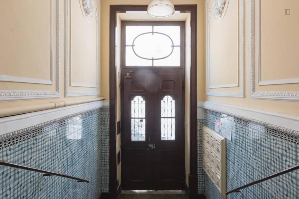 Sunny Terrace Apt, Close To Downtown! 2 Bedroom Flat Lisboa Exteriör bild