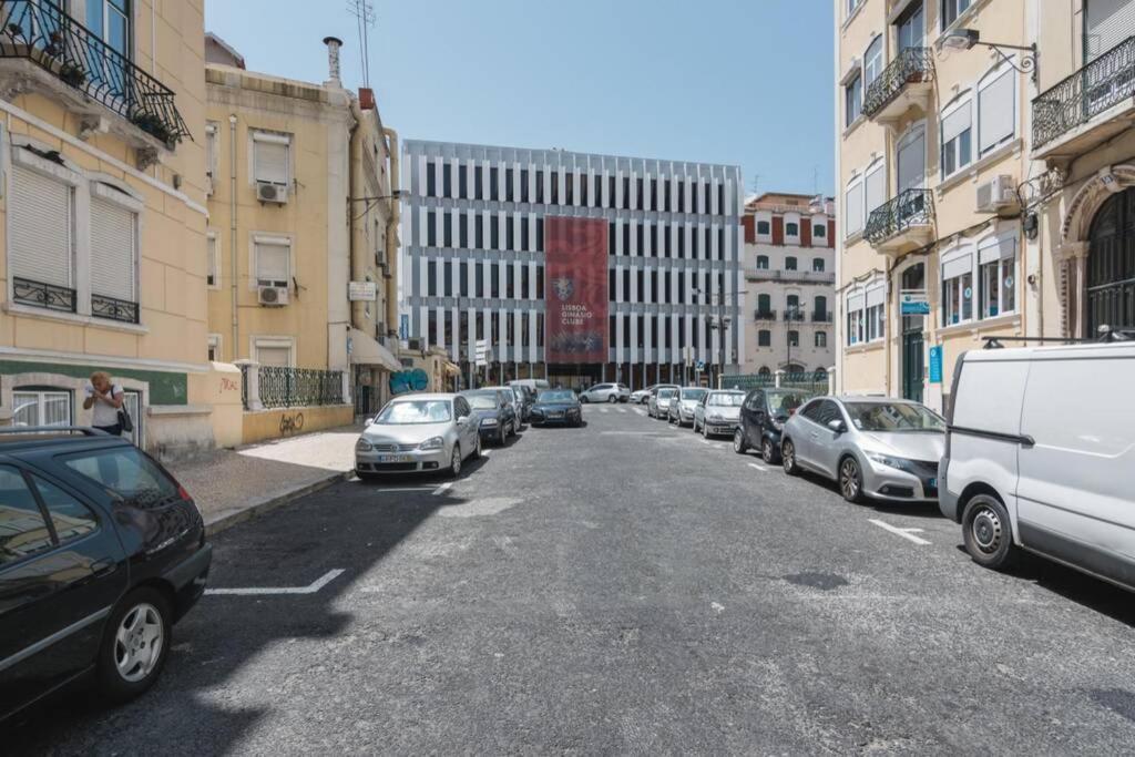 Sunny Terrace Apt, Close To Downtown! 2 Bedroom Flat Lisboa Exteriör bild