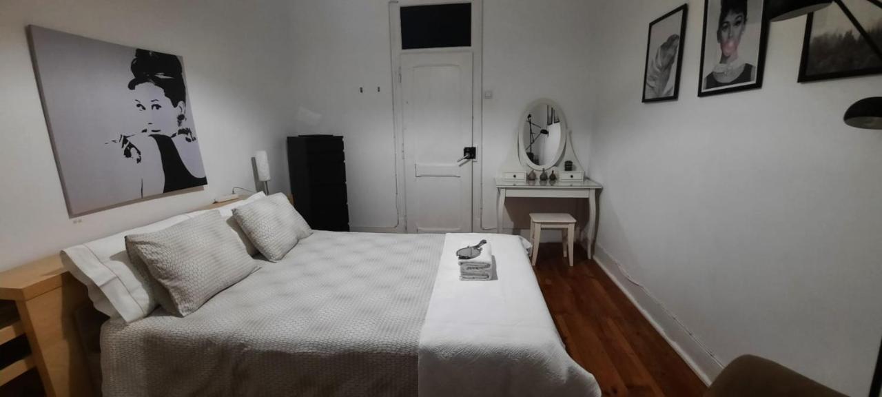 Sunny Terrace Apt, Close To Downtown! 2 Bedroom Flat Lisboa Exteriör bild