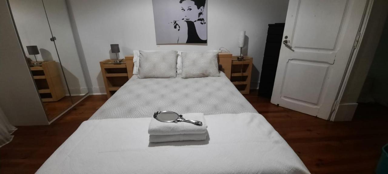 Sunny Terrace Apt, Close To Downtown! 2 Bedroom Flat Lisboa Exteriör bild
