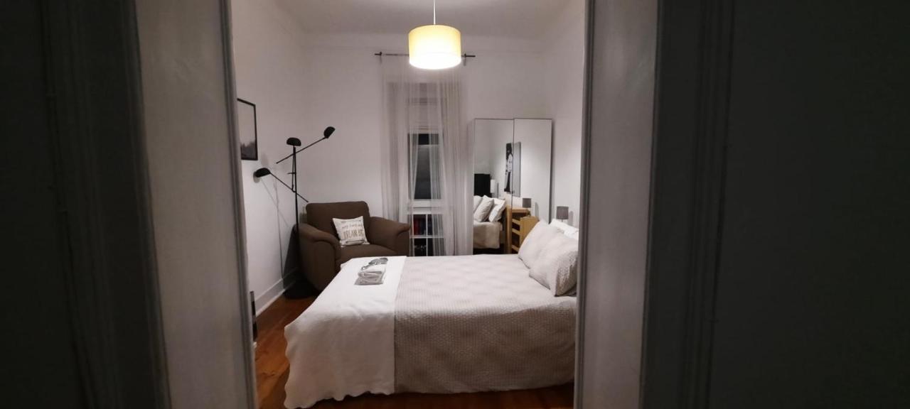 Sunny Terrace Apt, Close To Downtown! 2 Bedroom Flat Lisboa Exteriör bild