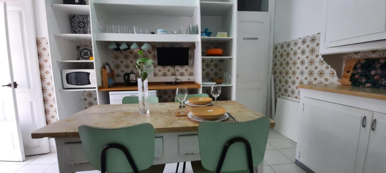 Sunny Terrace Apt, Close To Downtown! 2 Bedroom Flat Lisboa Exteriör bild