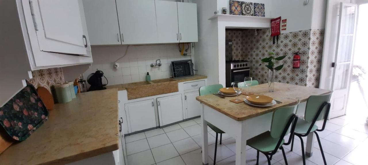 Sunny Terrace Apt, Close To Downtown! 2 Bedroom Flat Lisboa Exteriör bild